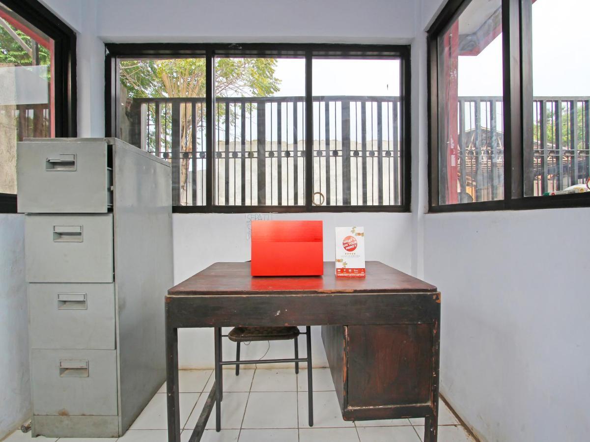 Oyo 91476 Srikaya Hotel 3 เปอกาโลงัน ภายนอก รูปภาพ