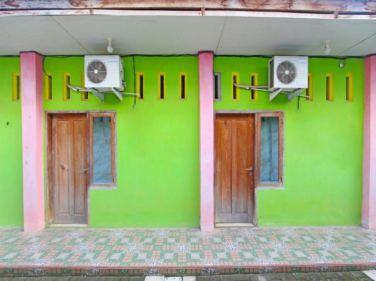 Oyo 91476 Srikaya Hotel 3 เปอกาโลงัน ภายนอก รูปภาพ