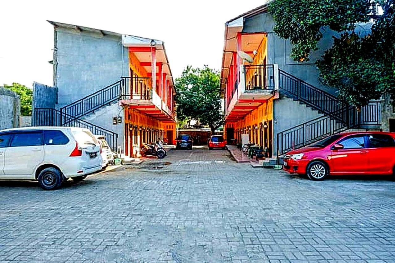 Oyo 91476 Srikaya Hotel 3 เปอกาโลงัน ภายนอก รูปภาพ